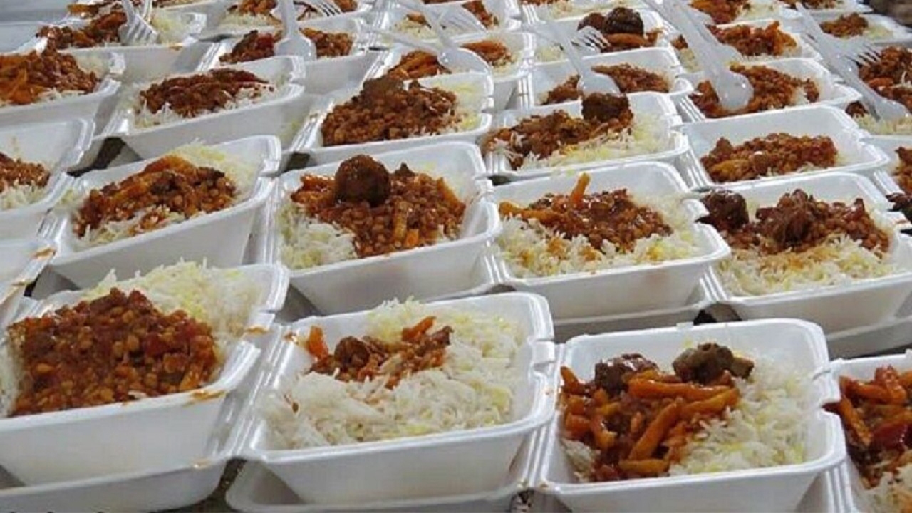 توزیع ۳۰ هزار پرس غذای گرم در شبستر