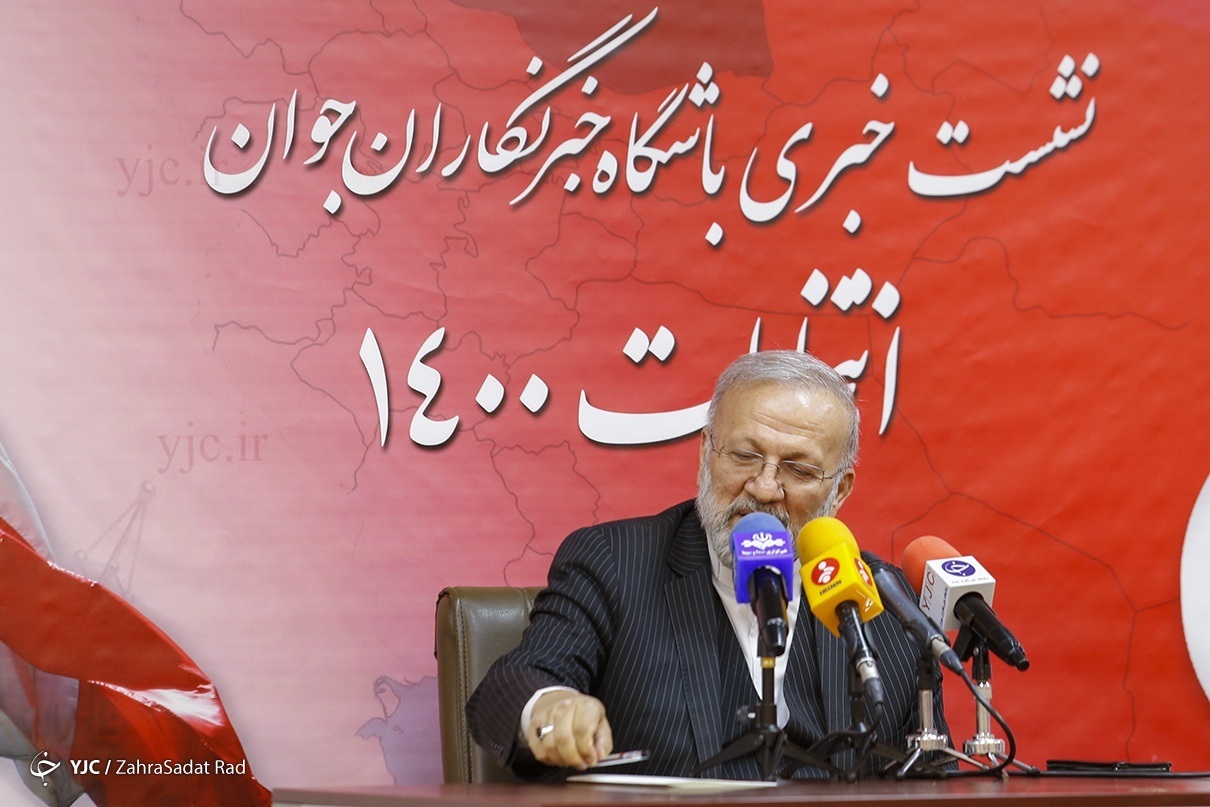 اطلاعی از نامه برخی به رهبری برای حضور آقای رئیسی در انتخابات ندارم/ سال ۹۲ یک انتخابات برده را باختیم/ شورای وحدت در مقابل شورای ائتلاف نیست