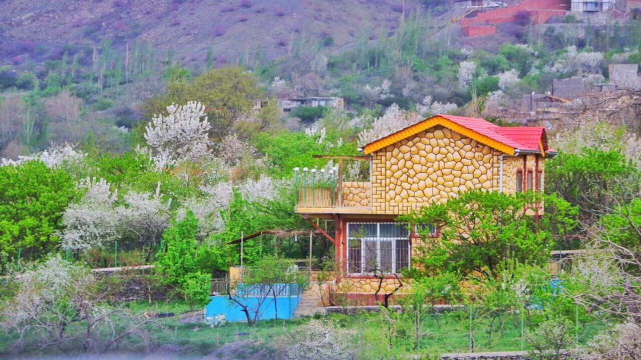 شکوفه باران طبیعت در دهبار+ تصاویر