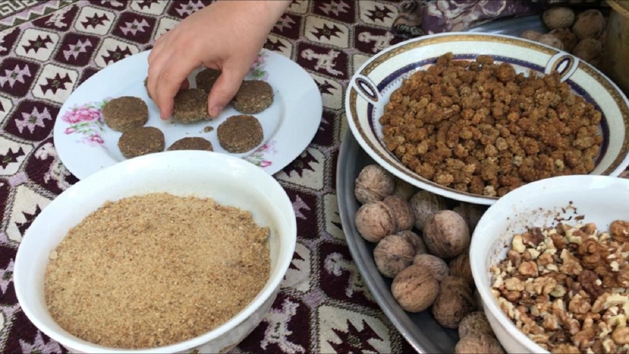 طرز پخت شیرینی تومزگه سرودار/ شیرینی آسارایی میل بفرمایید