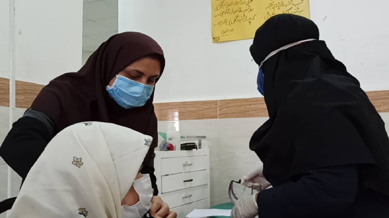 افراد بالای ۶۰ سال در آبیک واکسینه می‌شوند
