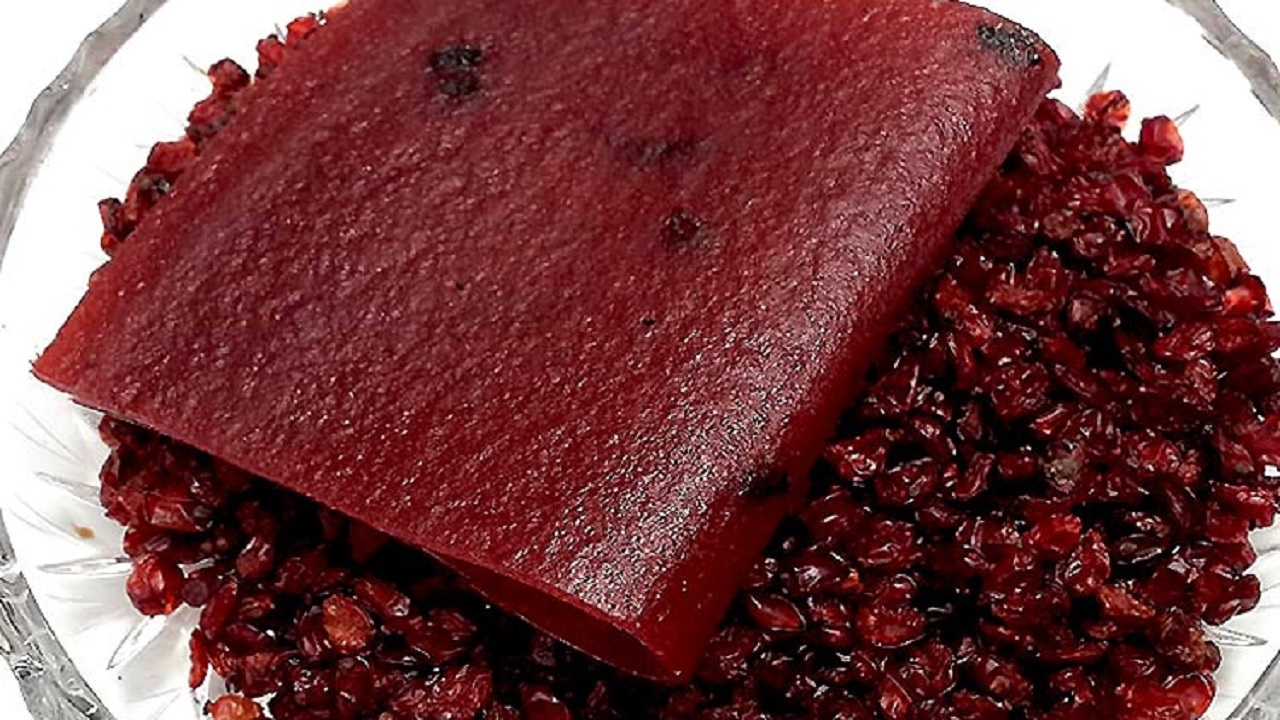 ۲ طرز تهیه لواشک زرشک تازه و زرشک سیاه در فر یا آفتاب