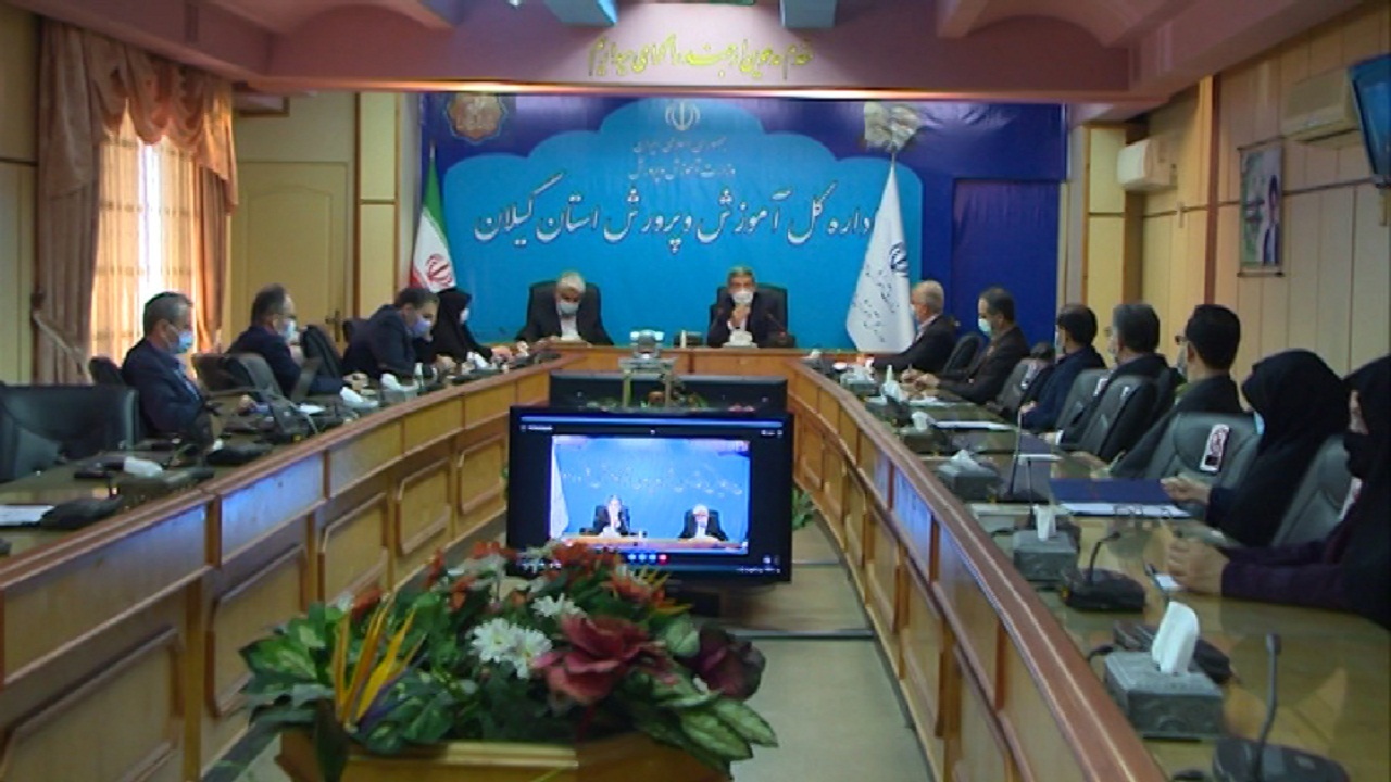 اهدای ۲۶۰ هزار تبلت و گوشی تلفن همراه به دانش آموزان کم برخوردار در سراسر کشور