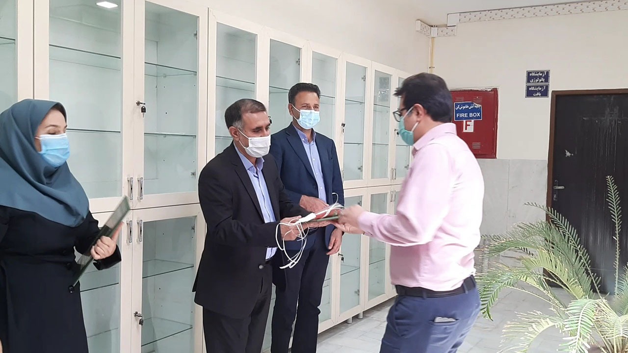 قدردانی از پرسنل آزمایشگاه تشخیص مولکولی کووید ۱۹ در سیرجان