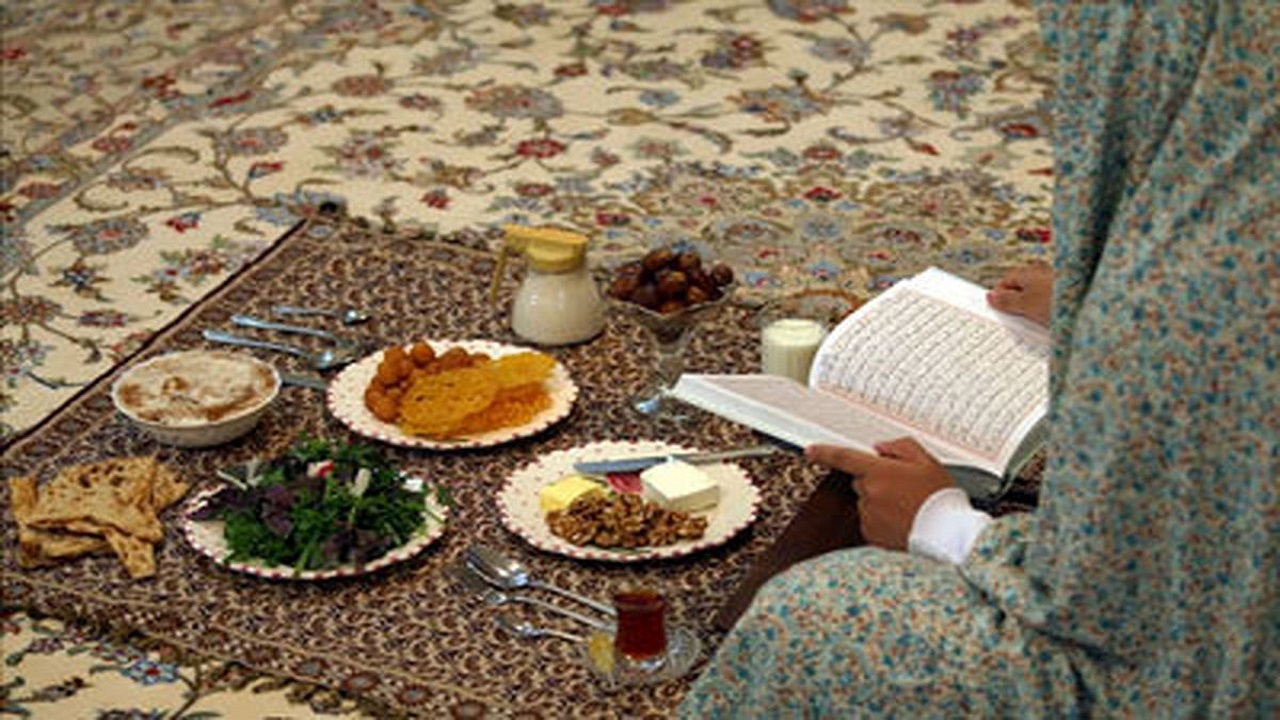 توصیه‌های غذایی سحر/ روزه خود را چگونه افطار کنیم؟