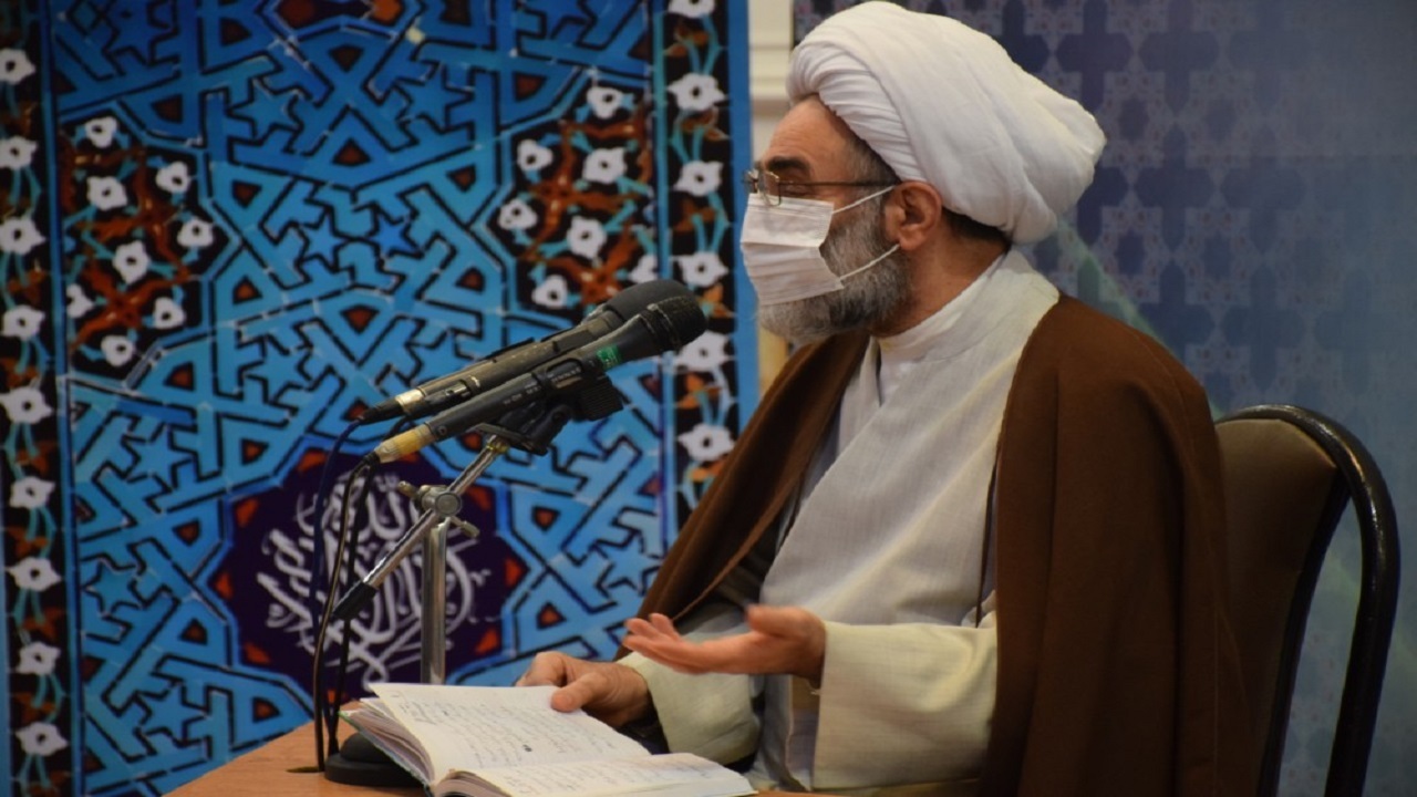 دنیا محل عبرت آموزی برای انسان است