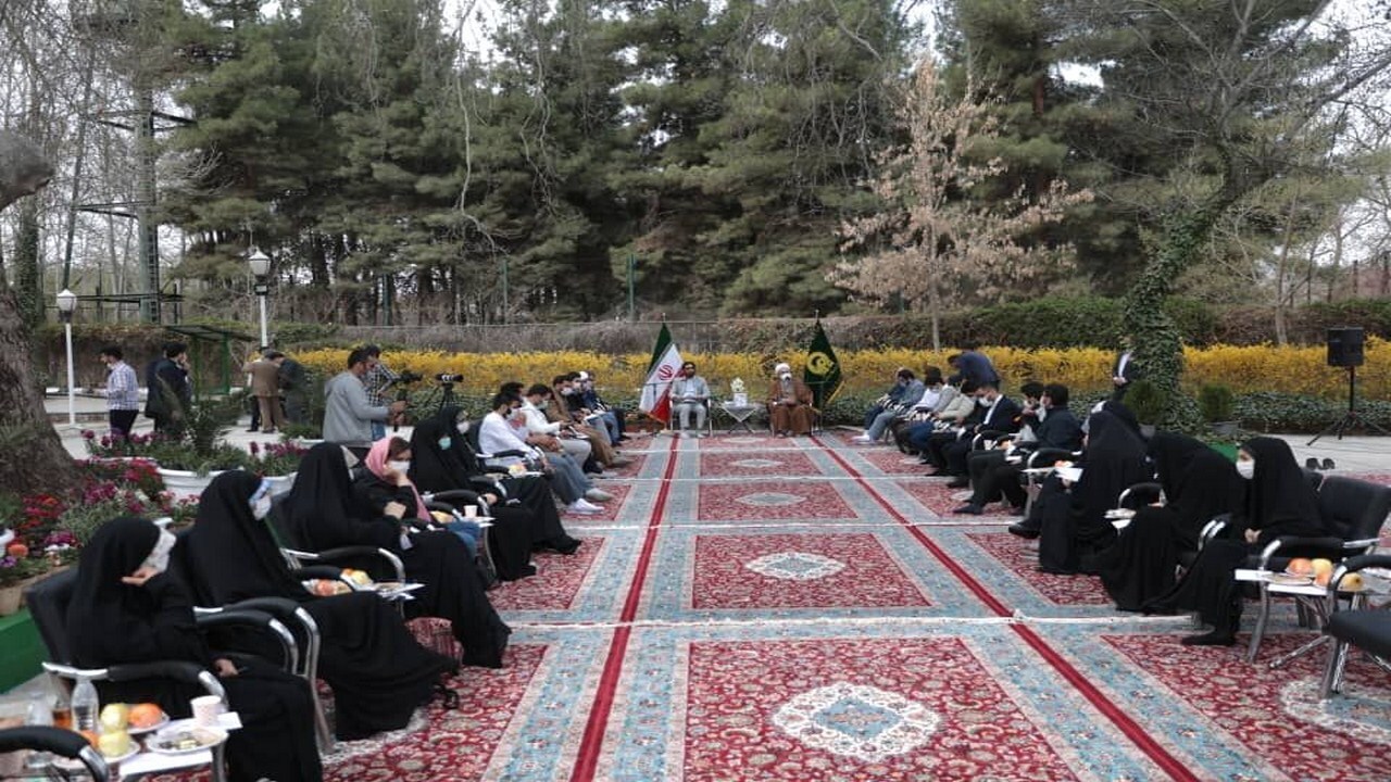 دیدار ۴۰ نخبه جوان از سراسر کشور با تولیت آستان قدس رضوی