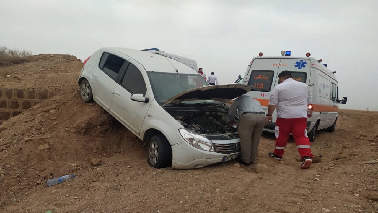 سقوط خودرو از پل ساندرو در محور آرادان_ سرخه ۶ مصدوم برجا گذاشت