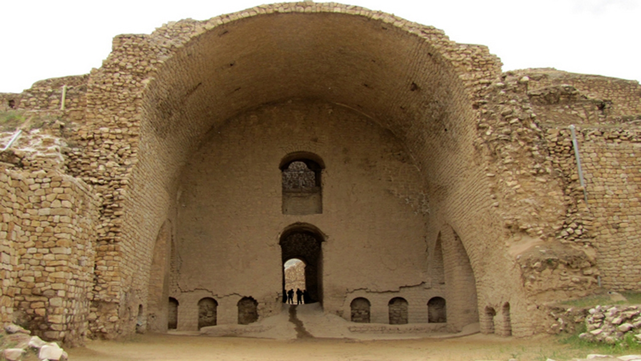 کاخ اردشیر بابکان بنایی تاریخی در دوره ساسانیان