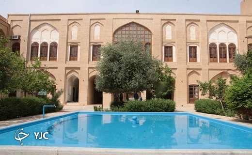 بازگشایی حوزه علمیه خان در یزد