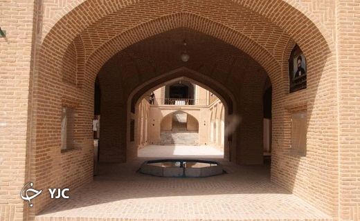 بازگشایی حوزه علمیه خان در یزد