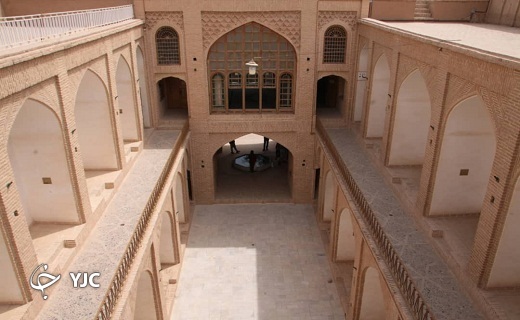 بازگشایی حوزه علمیه خان در یزد