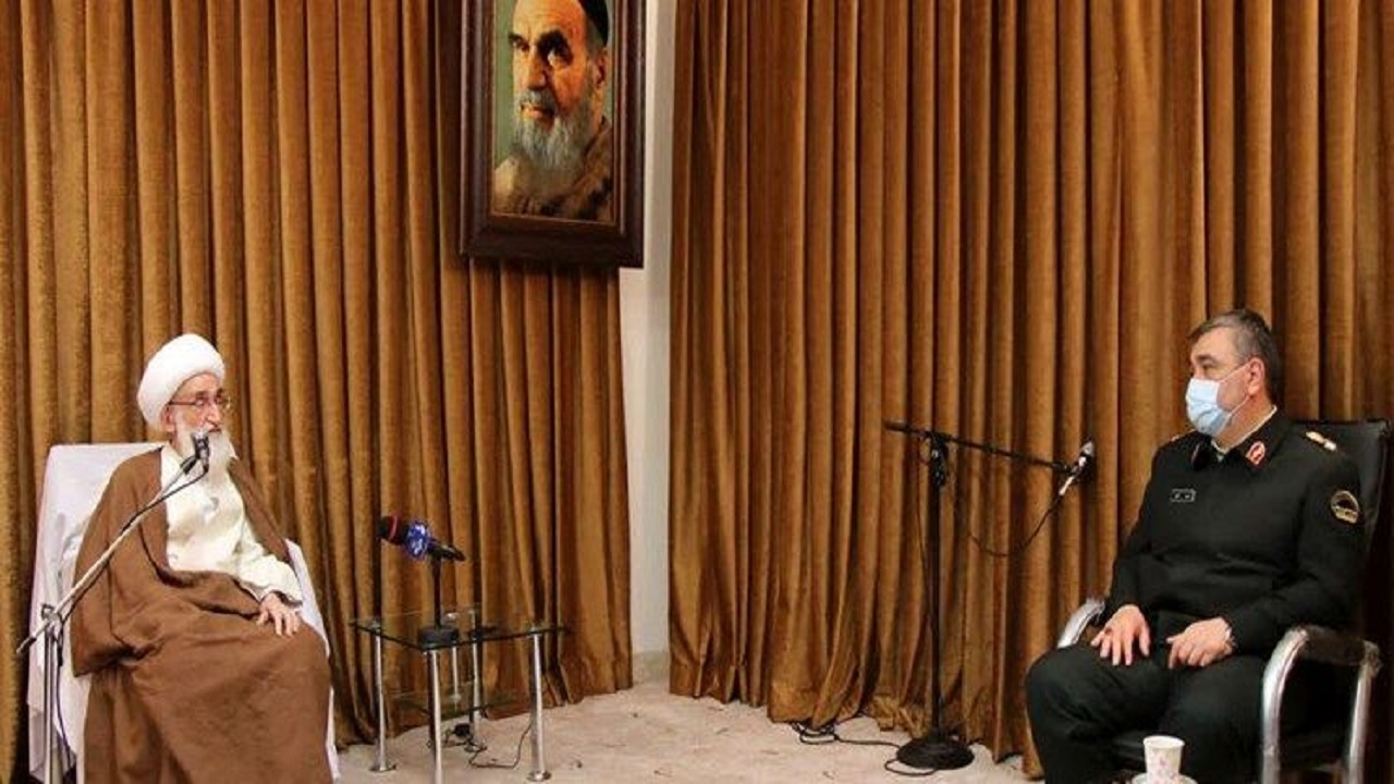 اگر در برابر دشمنان قوی باشیم فتنه‌ها به‌جایی نمی‌رسد