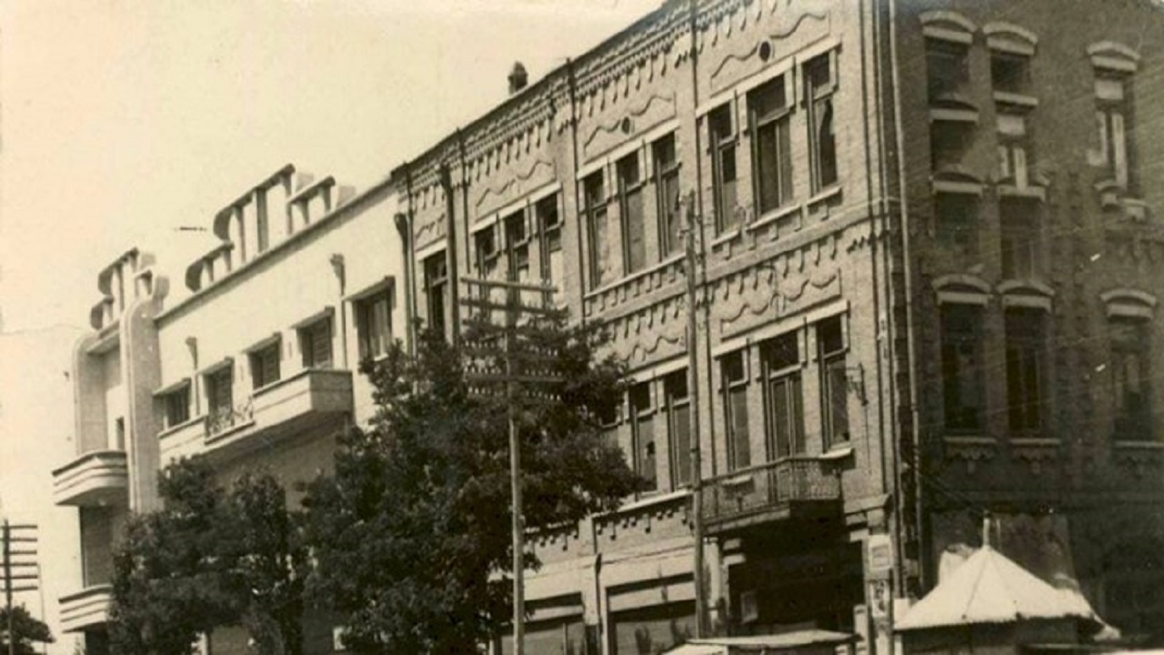 اولین پستخانه ایران در کدام شهر بود؟
