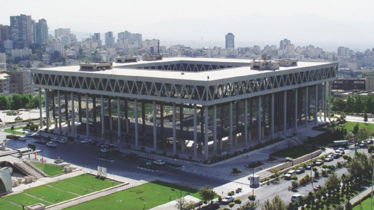 پاسخ متفاوت روابط عمومی رسانه ملی به پست آذری جهرمی