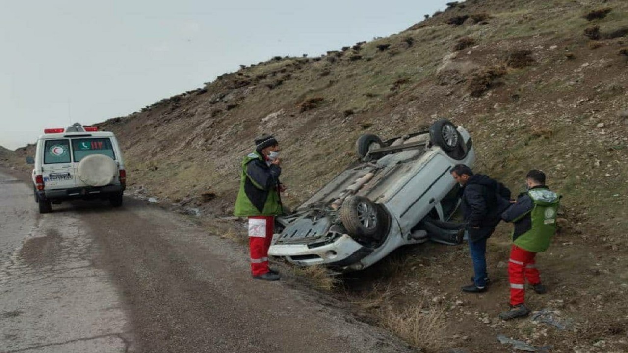واژگونی یک دستگاه خودرو در محور قزوین_الموت