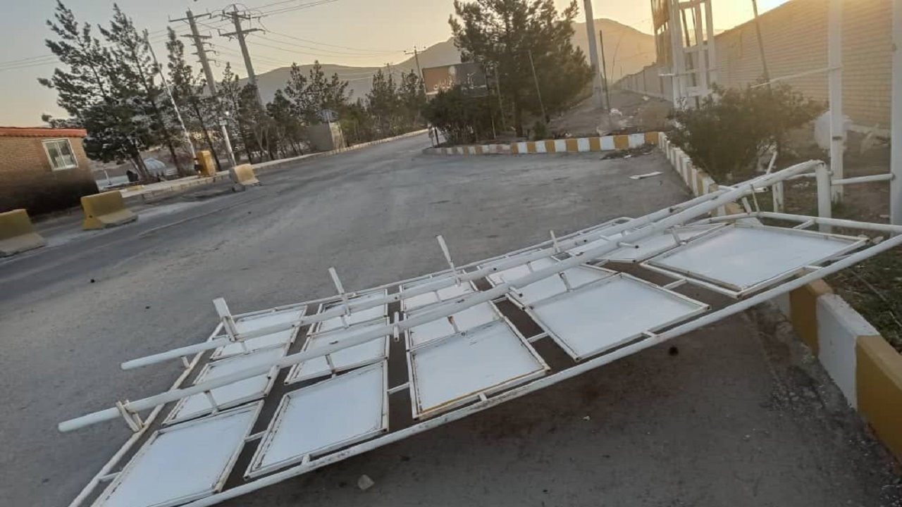 جزییات خسارت طوفان و تندباد شدید به اصفهان