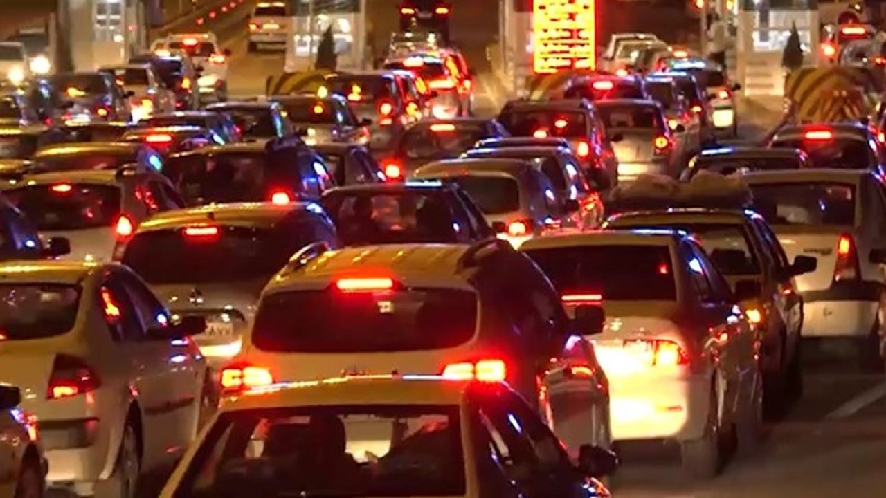 ترافیک سنگین شبانه در جاده‌های شمالی ایران