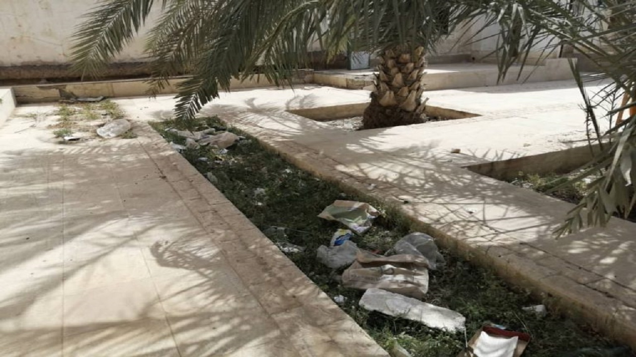 زباله دور و بر موزه رئیسعلی دلواری را گرفته است