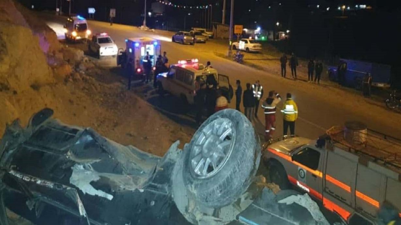 واژگونی خودرو با ۳ مصدوم