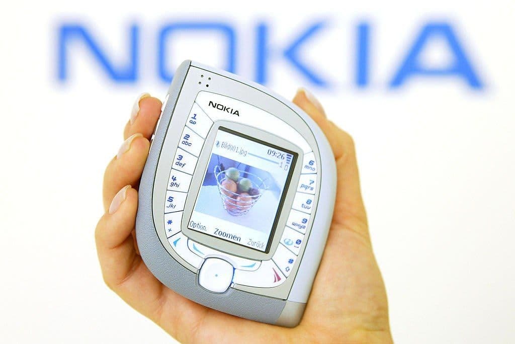 Nokia 7600 (2003) Nokia 7600 (2003)