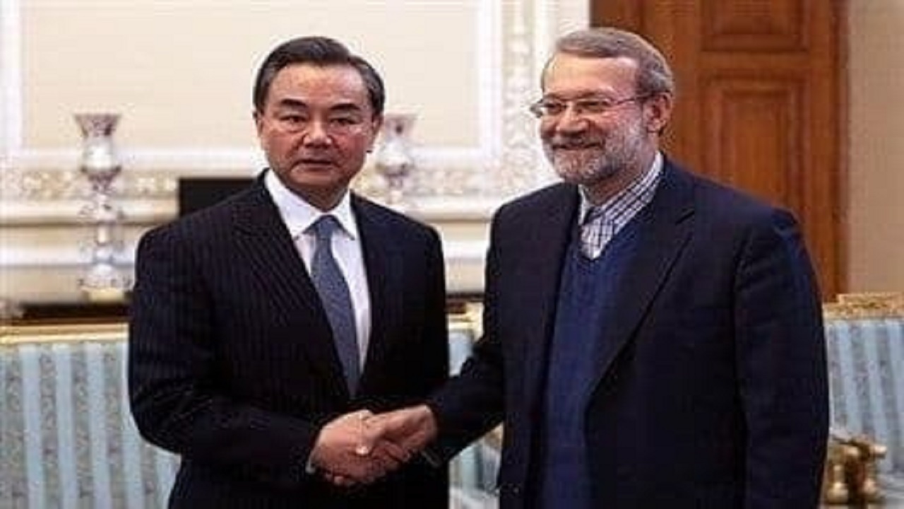نخستین دیدار وزیر خارجه چین در تهران با علی لاریجانی انجام شد/ سند جامع همکاری ایران و چین نهایی شد