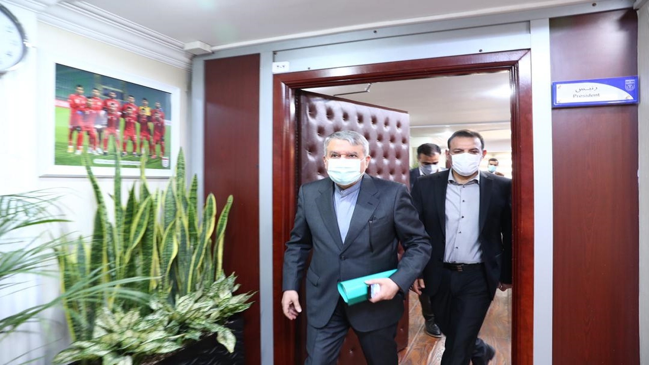 صالحی امیری: فدراسیون فوتبال می‌تواند در مقابل زیاده خواهی دیگران مقاومت کند/میزبانی حق ملت ایران است