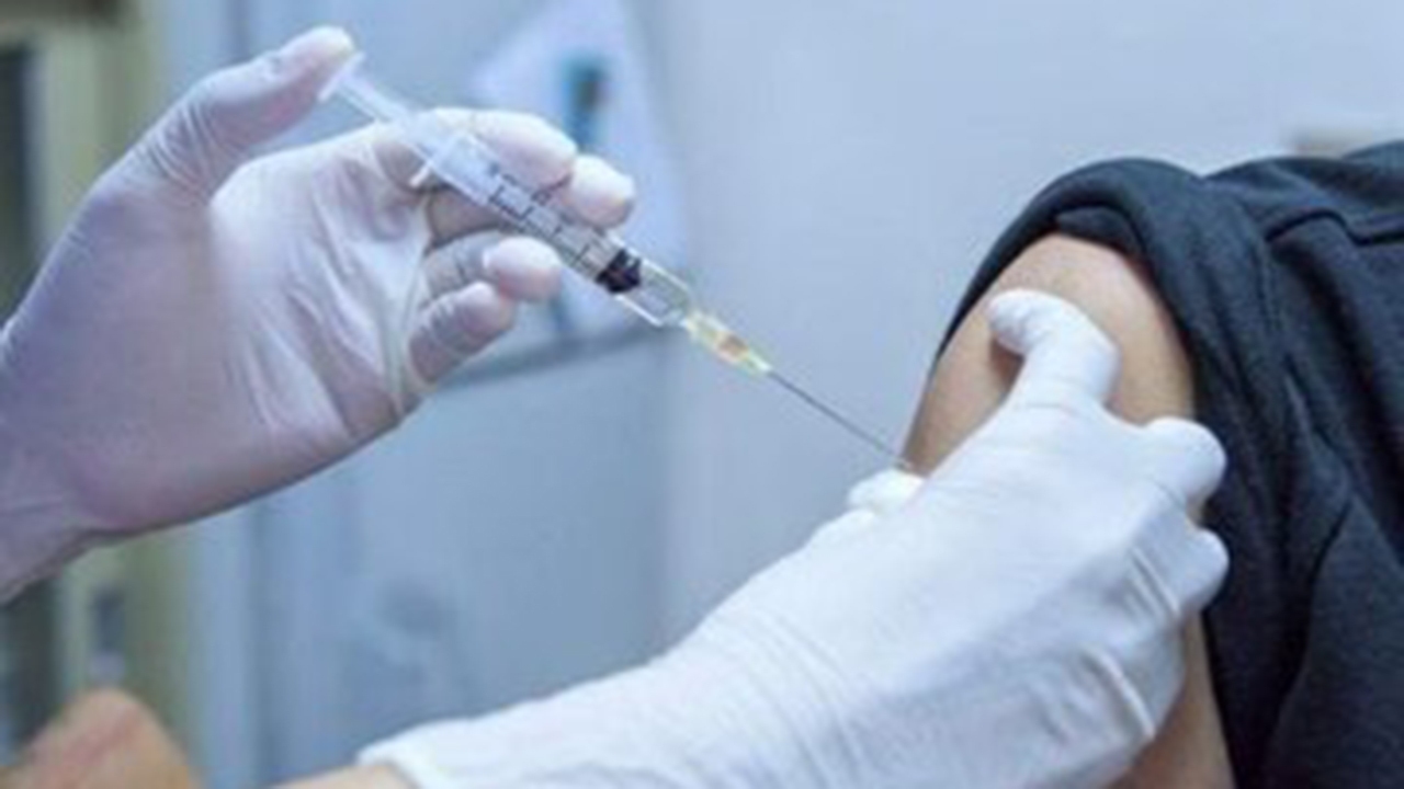 آغاز واکسیناسیون بیماران مبتلا به ام اس، هموفیلی و تالاسمی علیه کرونا در فارس