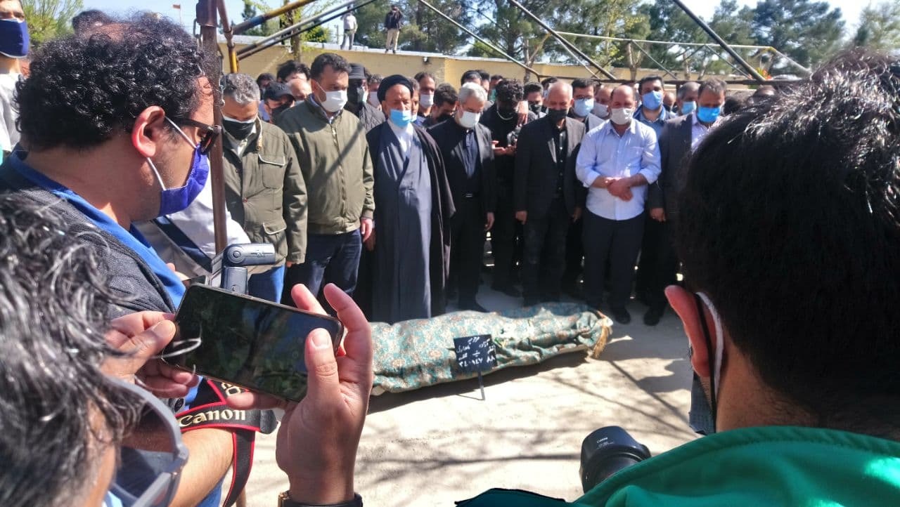 مراسم تشییع پیکر آزاده نامداری برگزار شد