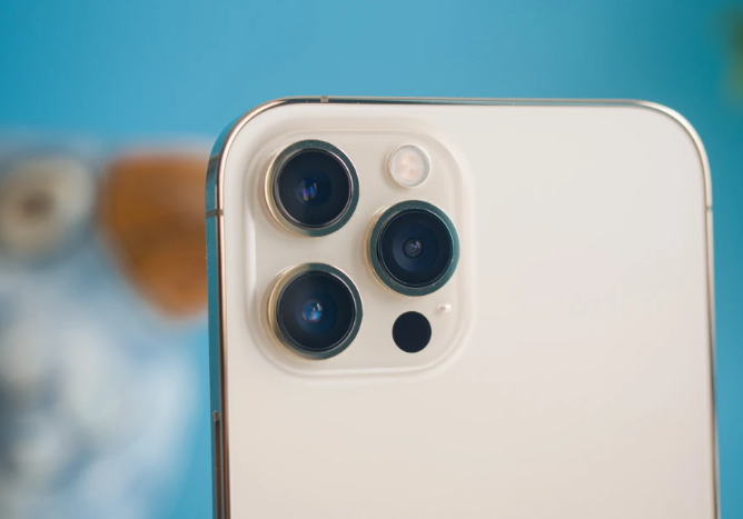 آیفون 13