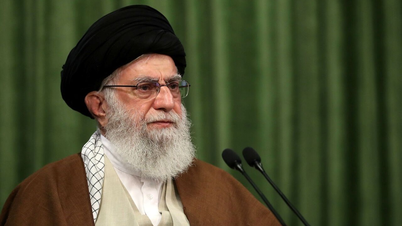 مداحی سیدرضا نریمانی درباره امام زمان (عج) در حضور رهبرانقلاب