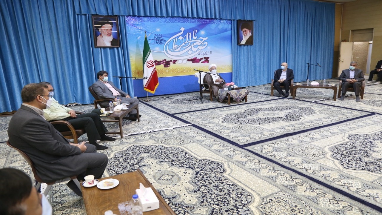 فرمانده کل سپاه با امام جمعه یزد دیدار کرد