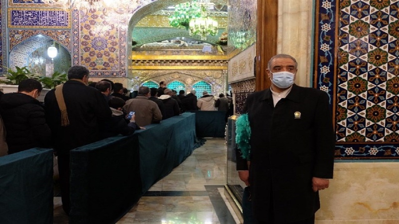 لحظات ناب خدمت در حرم مطهر رضوی به روایت فراشان