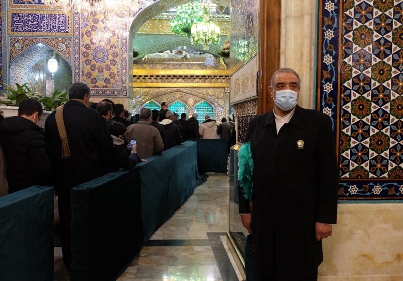 لحظات ناب خدمت در حرم مطهر رضوی به روایت فراشان