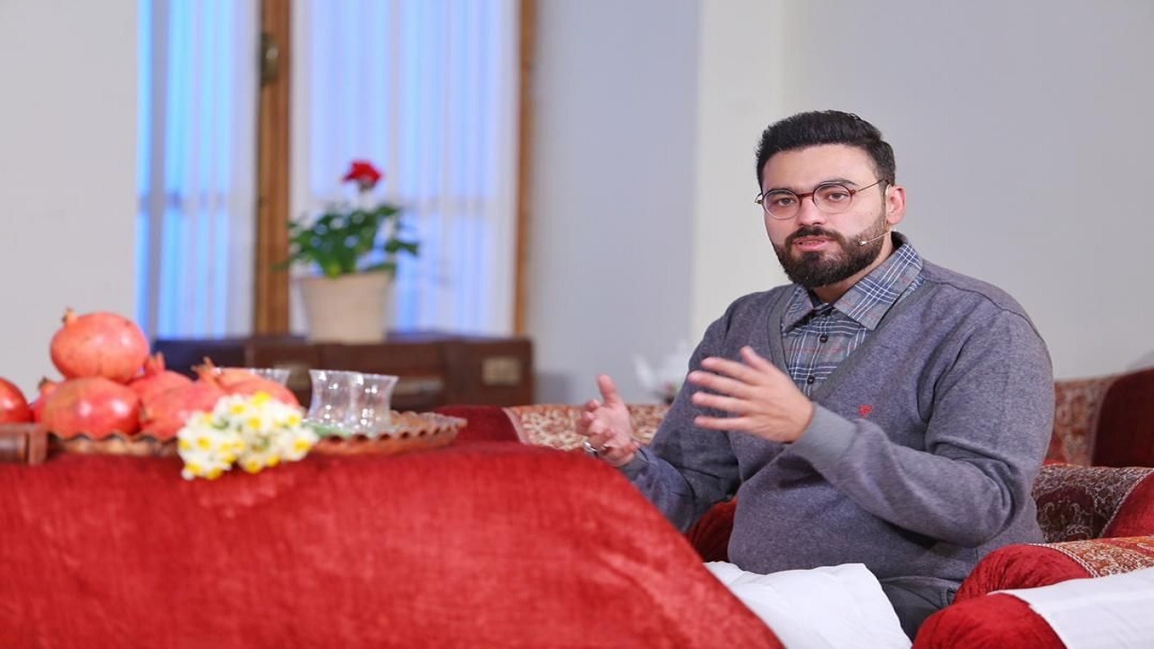 خاطره‌گویی و بازی‌های سنتی و قدیمی در ویژه برنامه انار/ صحبت‌های علی مشهدی درباره محمد دلاوری + فیلم
