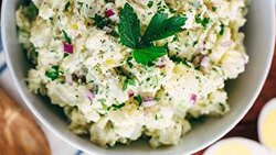 تهیه هات‌داگ با استفاده از اپراتور بیل مکانیکی + فیلم