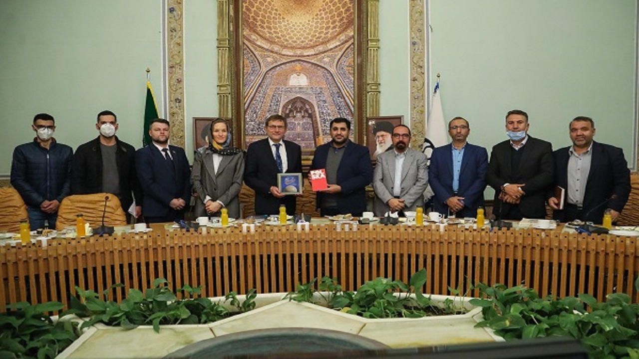 نشستی برای پاسداشت برادری اصفهان و لهستان
