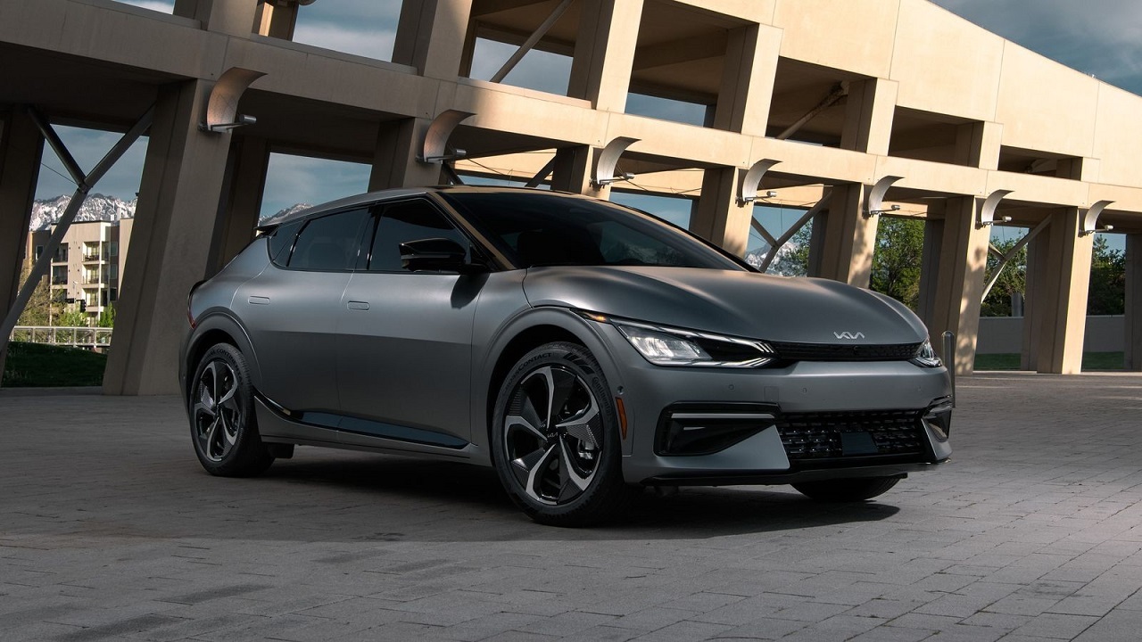 EV۶؛ اولین خودرو الکتریکی کیا برای سال ۲۰۲۲