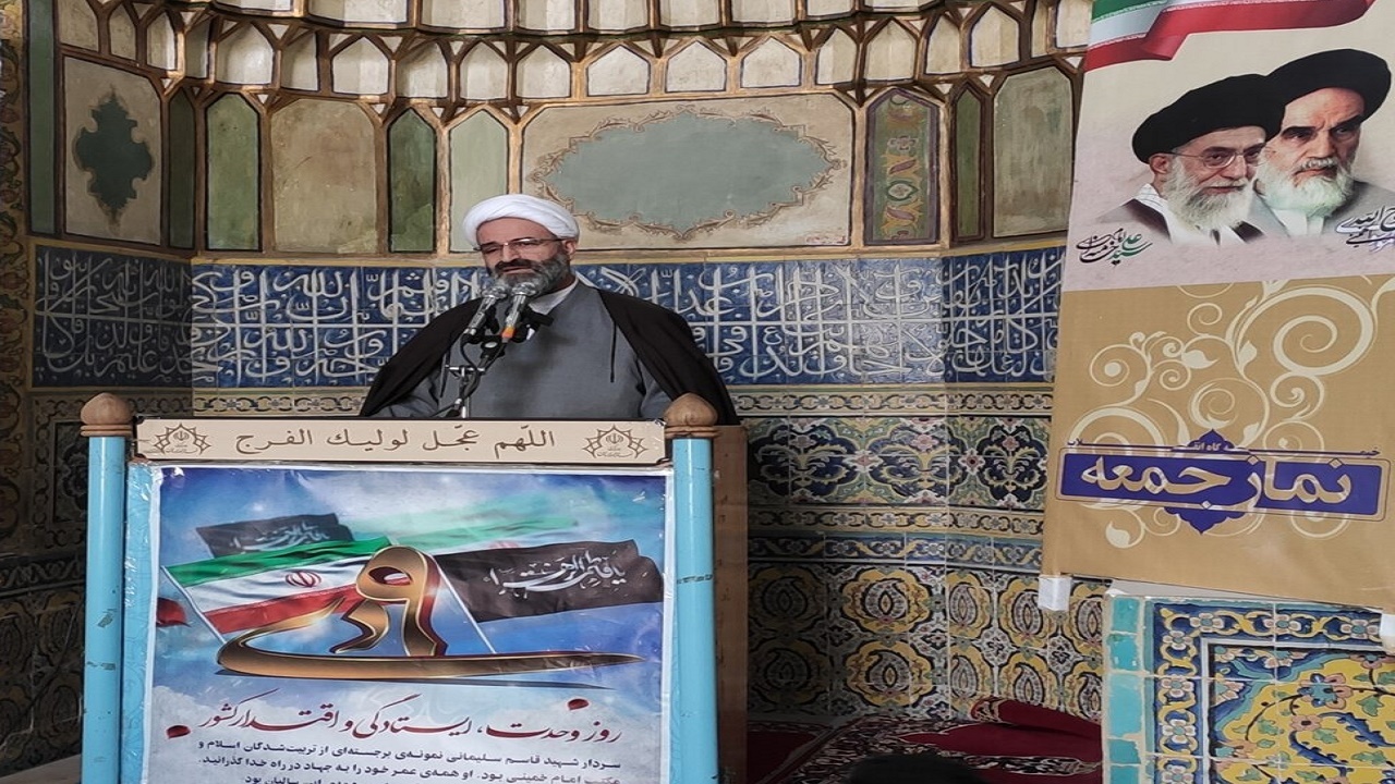 ولایتمداری شهید سلیمانی درس‌آموز همگان باشد