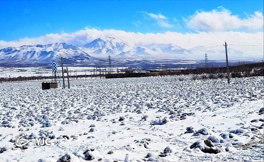 بارش برف در روستای بیدان پنج شهرستان بافق+تصاویر