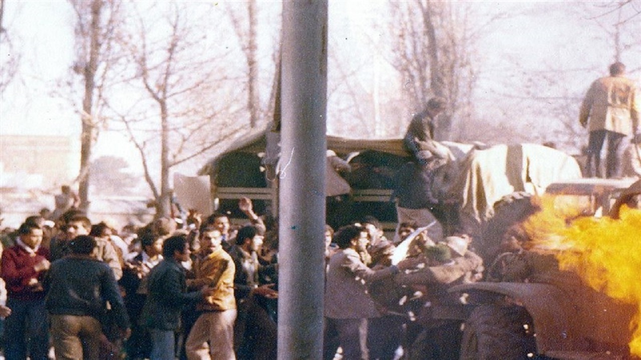 پایان حکومت خودکامه پهلوی چگونه رقم خورد؟
