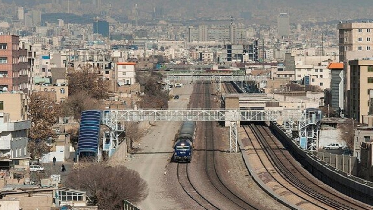 زیست ریلی نازی آباد در ایستگاه نهایی/ دوئل شهرداری و راه&zwnj;آهن در کمیسیون ماده ۵