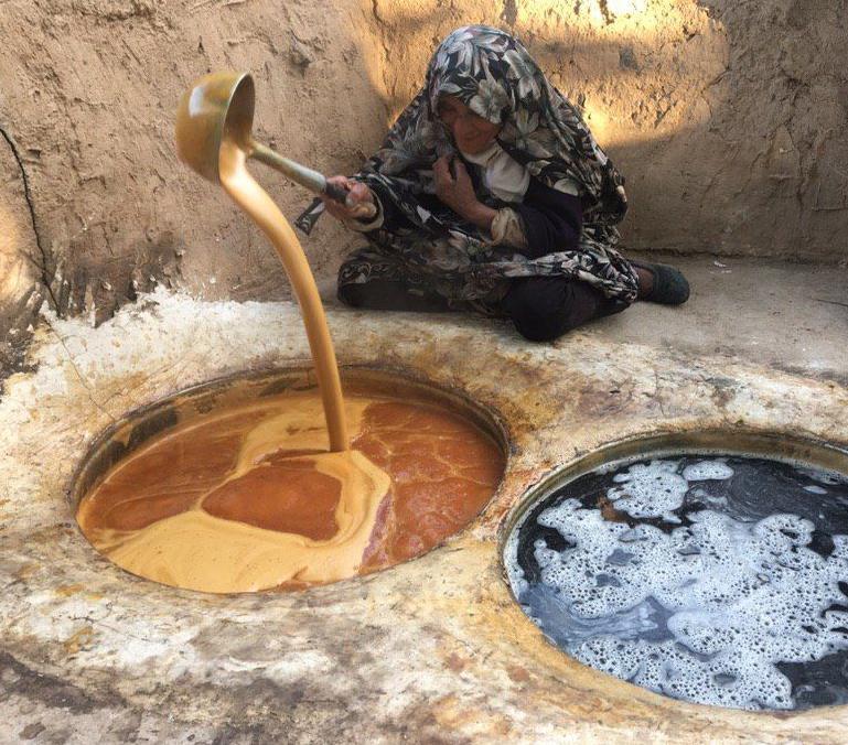 طعم شیرین حلوای جوزی بایگ در خطر فراموشی است/ چقدر سوغات معروف بایگ را می&zwnj;شناسید؟