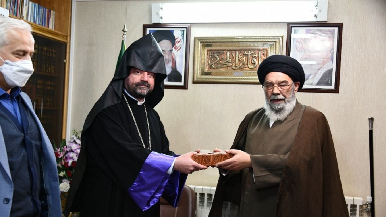 دیدار امام جمعه اصفهان با پیشوای مذهبی ارامنه