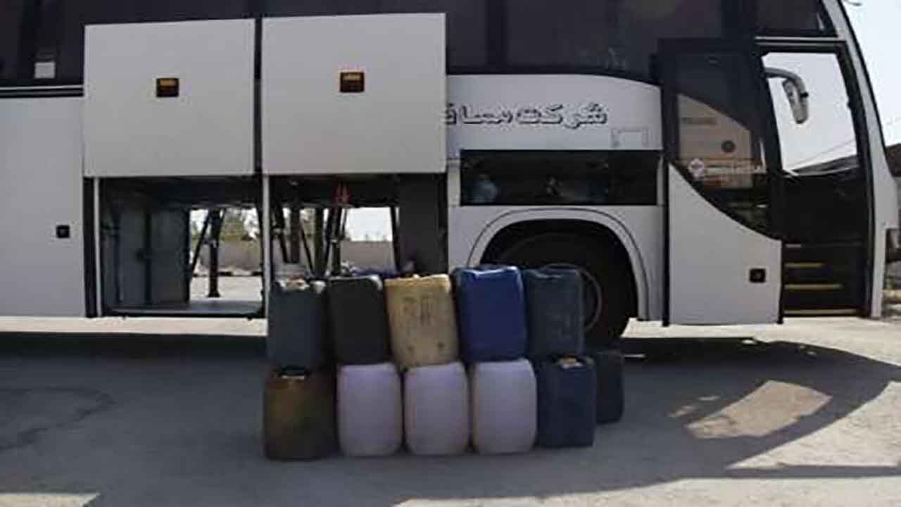توقیف اتوبوس حامل سوخت قاچاق در شیروان