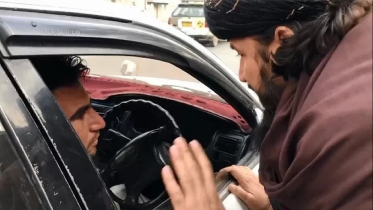 طالبان: رانندگان موترهای شهری نماز جماعت بخوانند