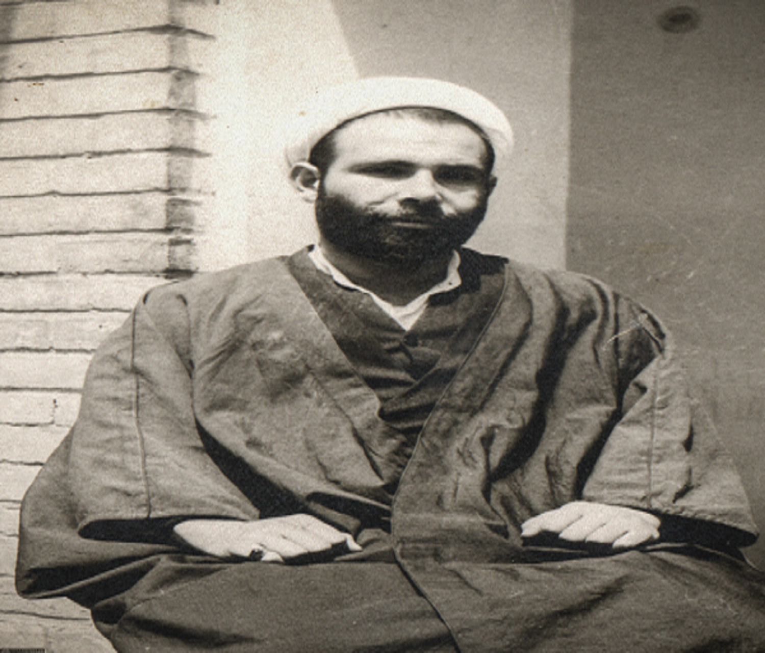 عالمی که معلمی اخلاق را به پست و مسئولیت ترجیح داد+عکس و صوت