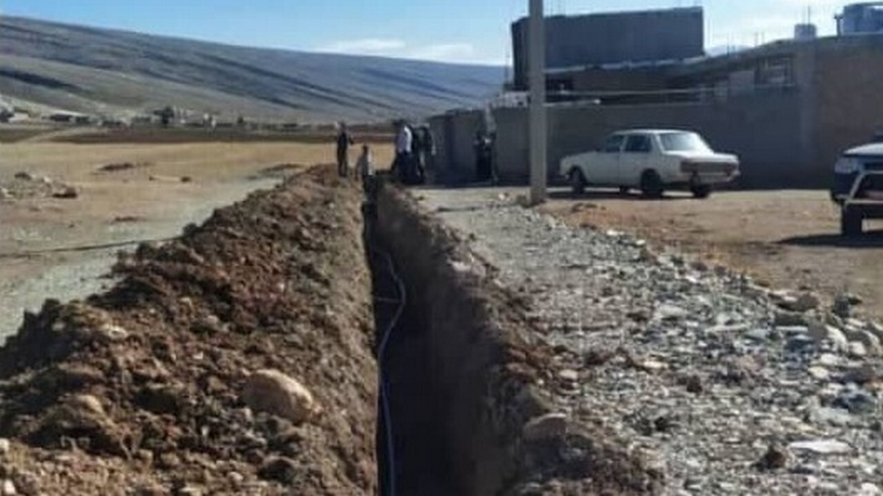 توسعه ۱۱۰ متر شبکه آب در شهرک نبوت شهرستان ایوان