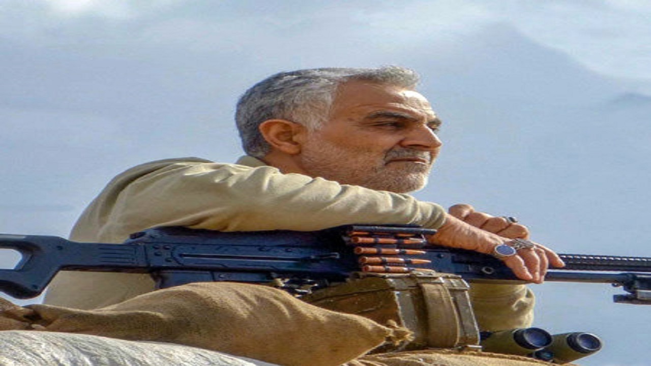 در درجه فرمانده، در میدان سرباز