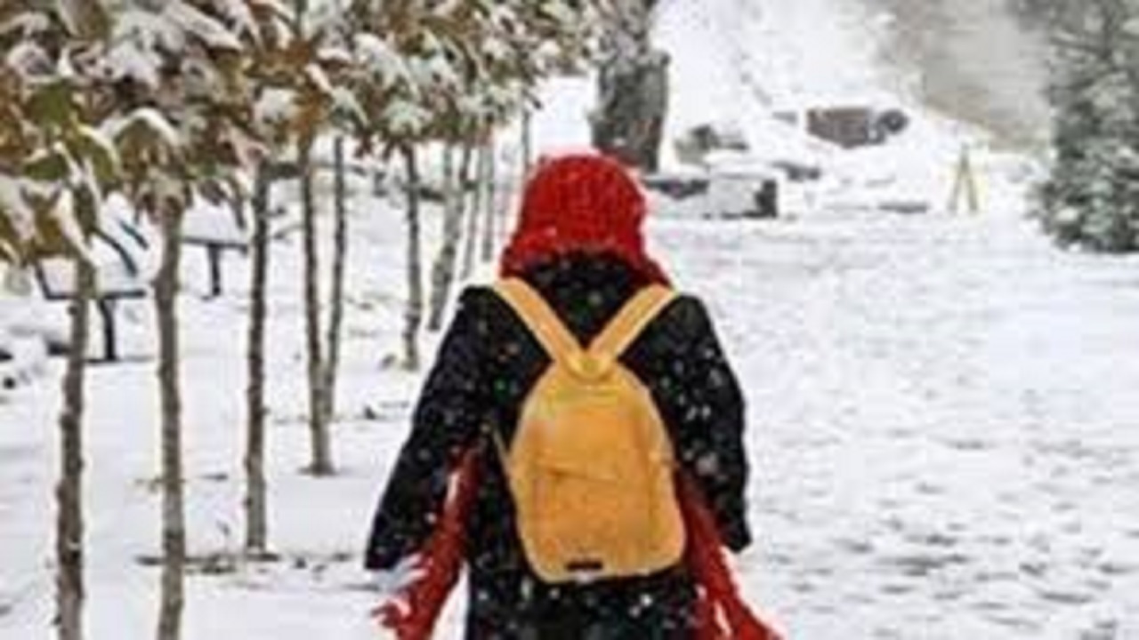 بارش برف و برودت هوا مدارس اردبیل و هیر را تعطیل کرد